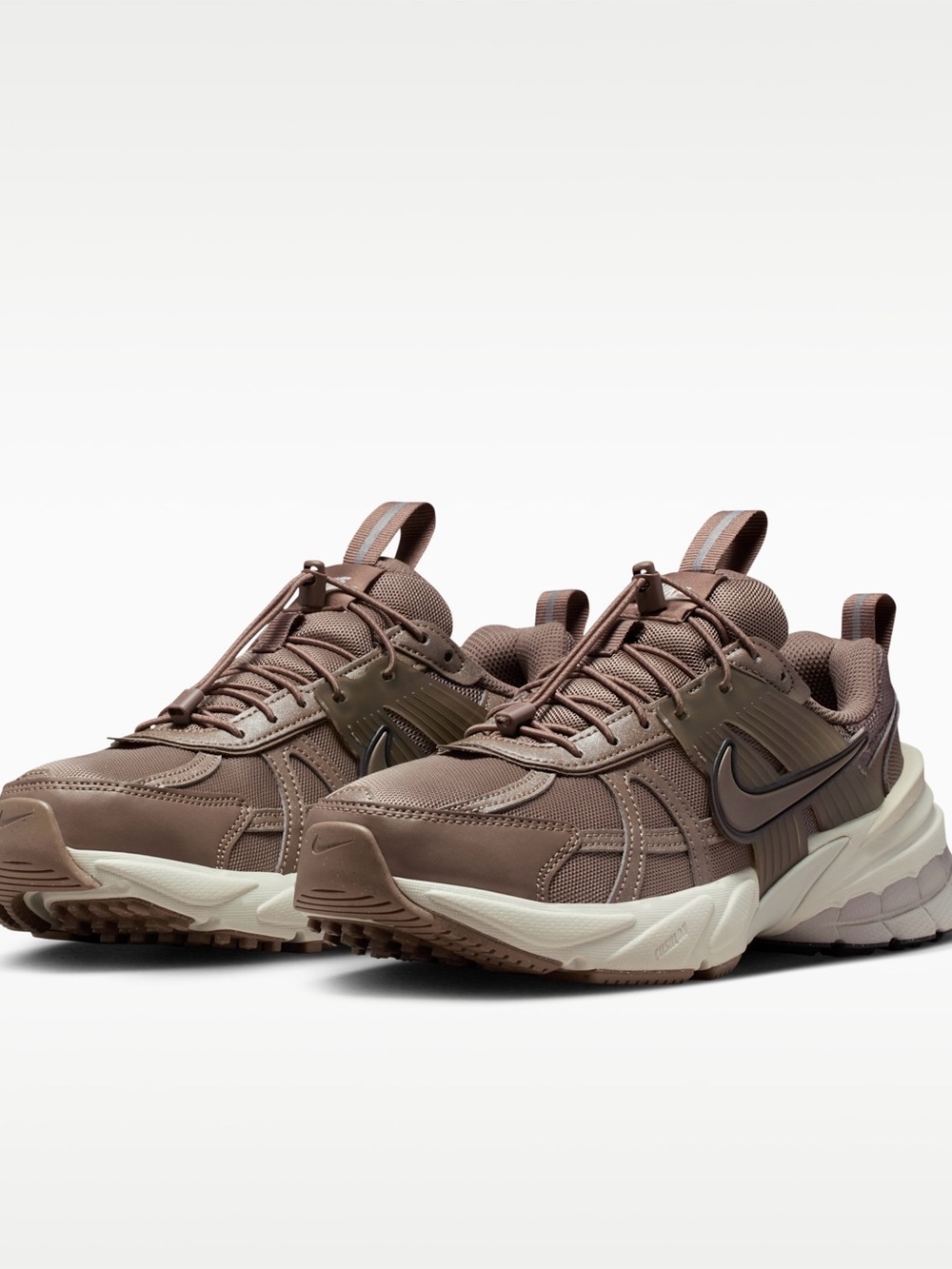 Nike Women V2K Run | Size 6 | New with tags